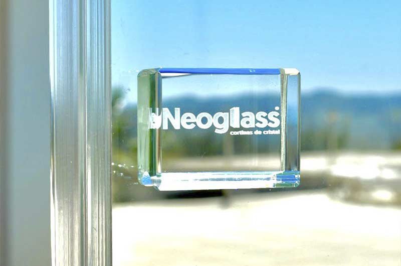 Contacta con NeoGlass